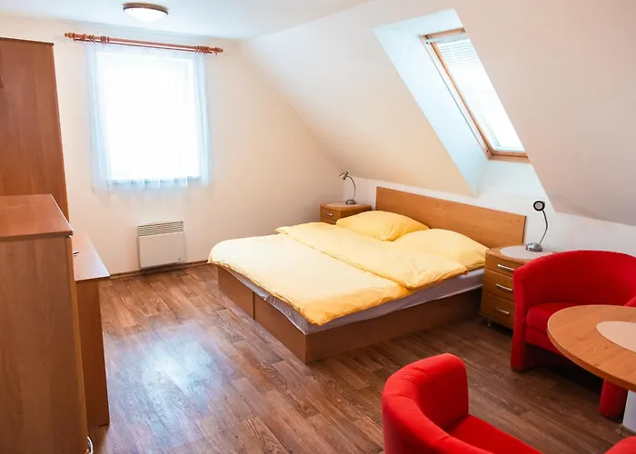 Kolodeje-zluty Dum Apartament